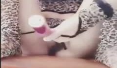 美女主播身体很柔软 掰开大腿大屁股 大力插穴自慰