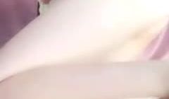 妹子逼逼无毛自慰 穿上连体网袜道具JJ抽插出白浆