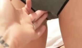 高挑性感的校花级大学美女不仅颜值一流下面更性感,