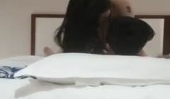 女宾馆援交碰到位鸡巴又粗又大的壮男,嘴巴含不完