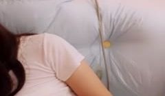 高颜值极品女神新买高震率内置自慰器小粉穴搞出好多