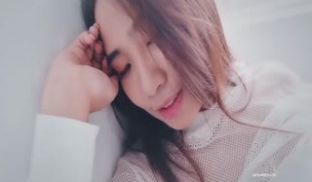 JVID-出国留学的邻居妹妹暑假回国立刻来找我玩