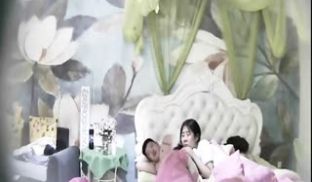 胖仔小青年与身材性感高挑美乳女友开房造爱