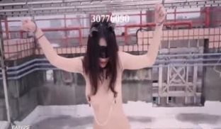 JVID饥渴少女肛塞狐狸尾巴在顶楼被小哥哥吊缚激