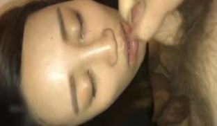 漂亮大一女友喜欢裹屌吸精 吃的津津有味