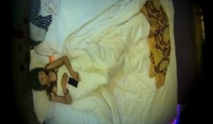 很清纯肏逼少的大学美女被新男友带到酒店扯掉内衣裤