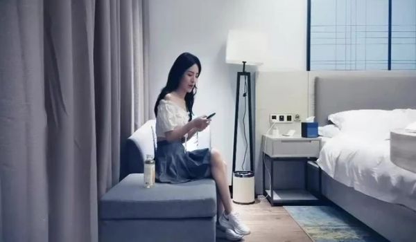 高质量外围妹子TP啪啪，舌吻调情洗完澡开干口交舔