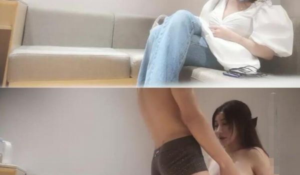 白衣网红脸大奶妹子TP啪啪，沙发调情揉奶镜头前口