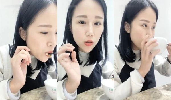 漂亮清纯美女约了个害羞老弟包间下馆子吃饭,躲桌底