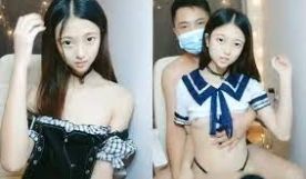 01小柠檬长相清纯甜美妹子自慰啪啪，穿上学生制服