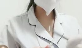美容院大夫工作中玩直播给骚女做处女摸修复术直播给
