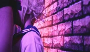 牢牢铐住的JK制服学生妹只能任人鱼肉（地雷系女友