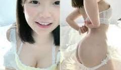 刚刮完毛清纯甜美萌妹子放开尺度自慰，脱光光大黑牛