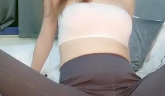 浪荡小骚妇颜值不错身材好，勾搭小哥激情啪啪，活真