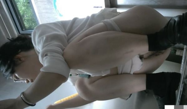 最新流出厕拍大神师范学院厕所抓拍极品学生妹,年轻