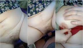 就喜欢艹50多岁绝经肥熟女的大哥带着新玩伴开车到