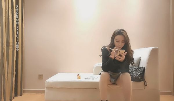 短发兼职小姐姐，温柔大胸白皙配合，超清设备偷拍角