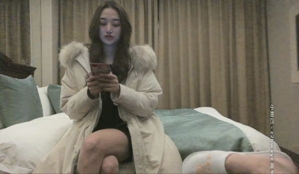 高端外围女神，肤白貌美温柔，后入女上各种姿势来一