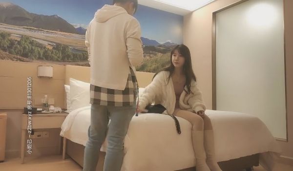 剧情跌宕起伏 操到外围小姐姐肚子痛对白精彩有趣