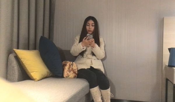 深夜再约第三炮 2800网约外围小姐姐 清纯乖巧