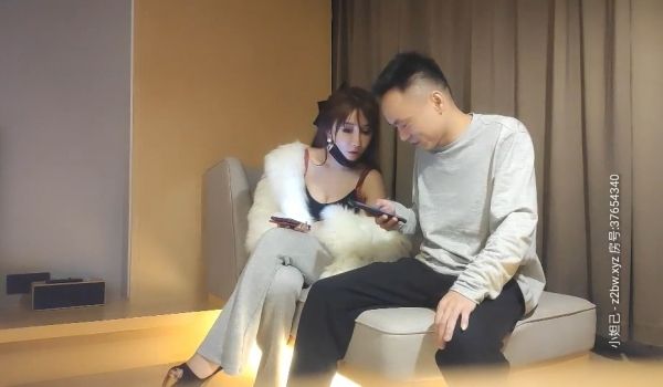 网红脸外围小姐姐，极品大胸，肤白如玉，调情途中被
