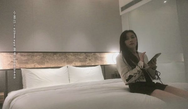 极品女神来袭 怒上收益榜 激情热吻 黑丝衬托白皙