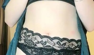 老外名媛国人老哥大战洋妞白皙奶子无毛粉穴，性感吊