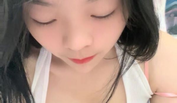 外表甜美！性格活泼美少女！近期下海炮友大战，撩下