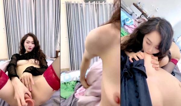 极品女神御姐小少妇新来的玩的好嗨，丝袜高跟站立一