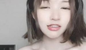 绝对让你看一眼就会爱上的极品女神【小絮絮】逆天颜