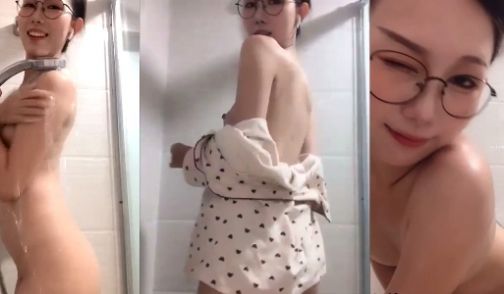 露脸才是王道！东北甜美眼镜姑娘【田静怡】与男友视