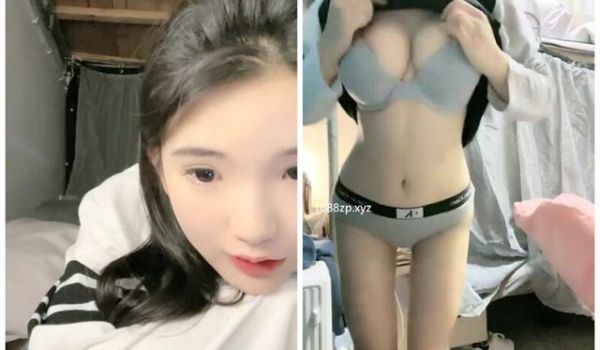 宿舍脱光，天然白虎馒头穴，小穴超肥，奶子又大又软