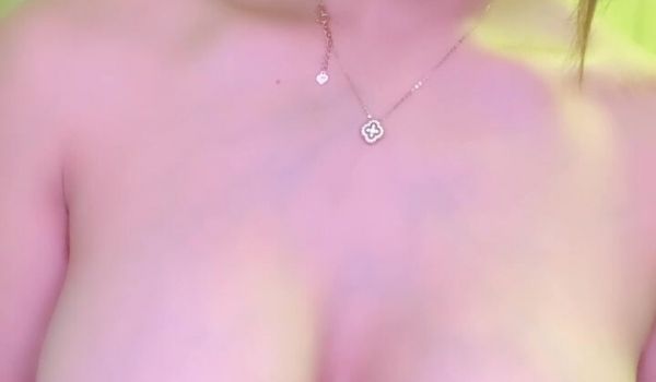 颜值不错的骚人妻小少妇全程露脸丝网诱惑，性感的大