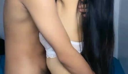 红边黑丝眼镜美眉 漂不漂亮 好看吗 看着清纯特别