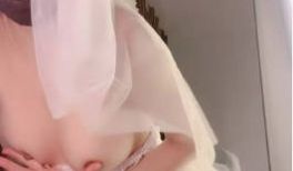 最美的新娘，白丝高跟露脸性感好身材，穿着新娘妆诱