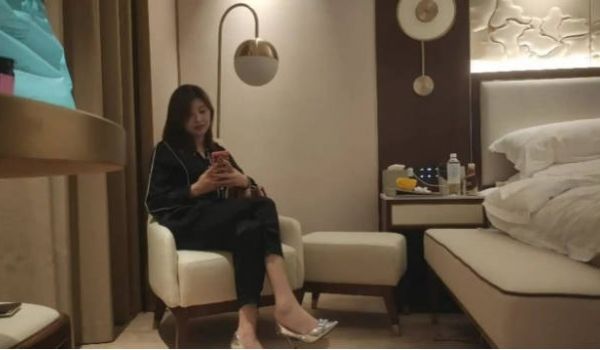 小伙操得太猛 美丽熟女人妻高潮了不要停快给我