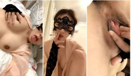 单身小妹子露脸精彩展示，身材不错完美展示，掰开逼