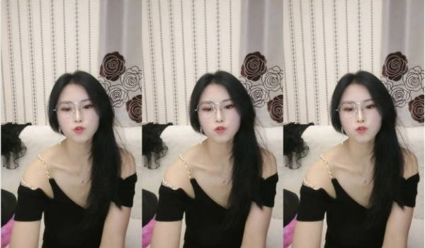极品御姐让人眼前一亮【天天老鼠】眼睛婊奶子真大跟