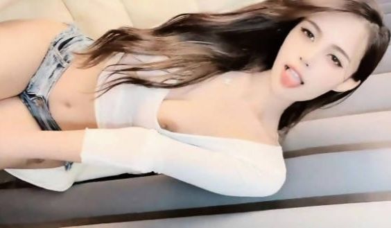 模特身材美女主播 Avaxiaolu 露脸直播福