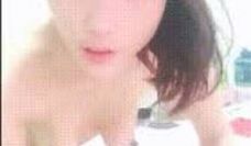 漂亮人妻在家被大哥无套三洞全开 轮换着插 肠液都