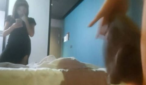 按摩店里春光不断接连叫了俩妹子陪洗按摩口交疯狂试