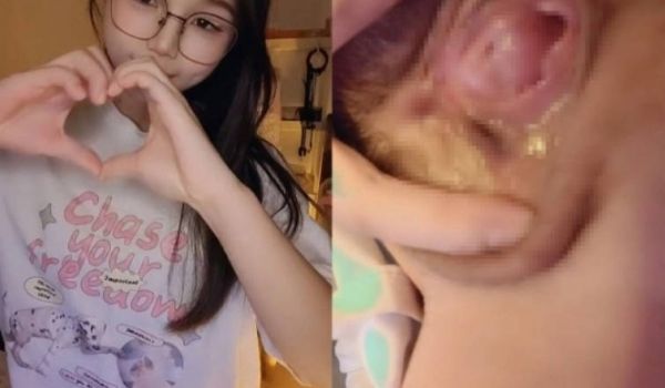 你的邻家妹妹~想不到这么骚~【酒窝小妹】宿舍开播