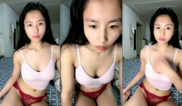 性感的良家小少妇深夜露脸大秀直播，听狼友指挥脱光
