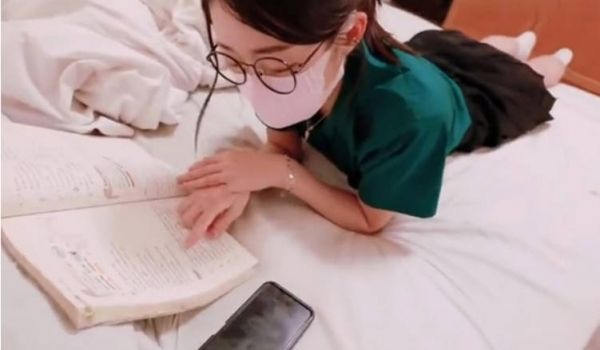 漂亮大奶美眉 干嘛我明天要考试 怀孕了怎么办我还
