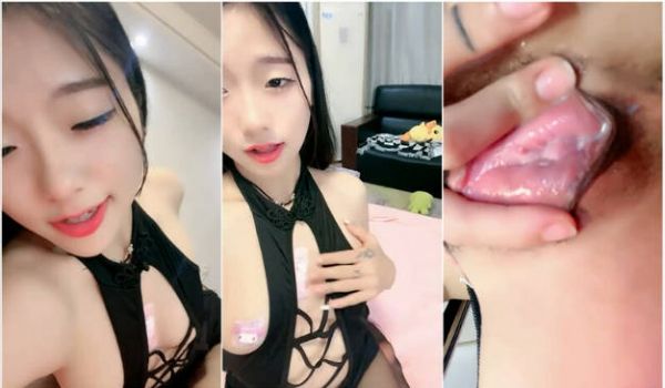 甜美可爱纯欲系美少女,高透视开档黑丝诱惑,按摩棒