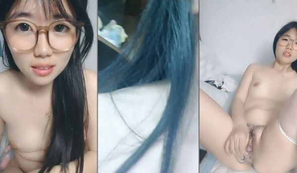 看久了会爱上的美女主播小甜甜，全程露脸丝袜情趣，