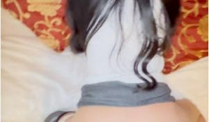 和销售亲姐温泉做爱，壹插壹喷根本停不下来，水下视