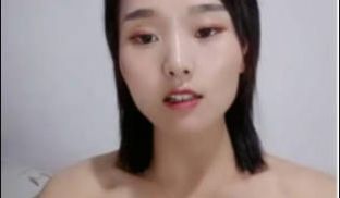 短发居家型少妇撩骚,长相憨厚,没想到小茓竟然这么