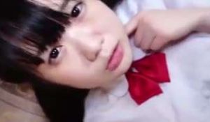 18岁的清瘦美女