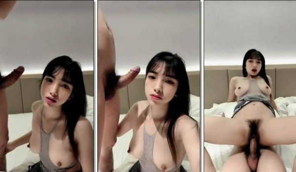 颜值不错的小妹穿着性感的透视装漏着骚奶子给小哥舔